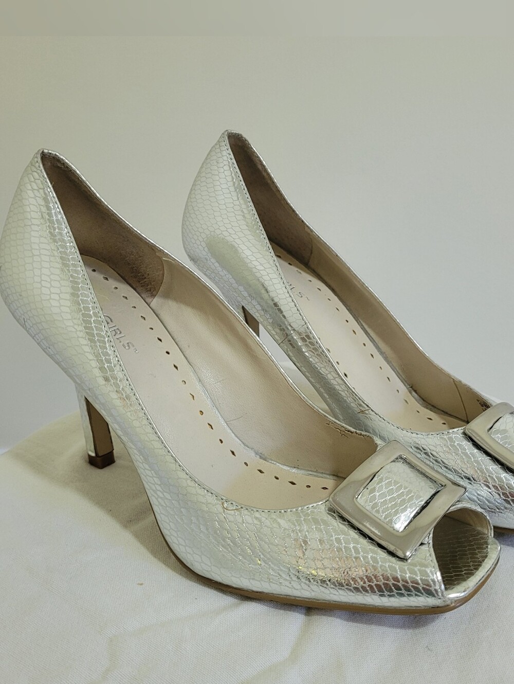BCBGirls Women's Ivanx Silver Snakeskin Leather Peep-Toe Stiletto Pumps 9